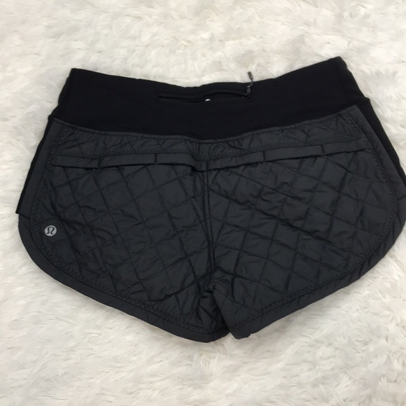 Lululemon Hot Cheeks Short Black - Picture 3 of 7